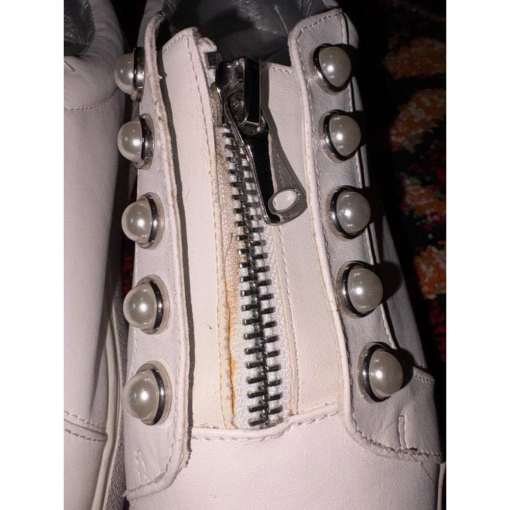 Steve Madden White Peal Sneakers - Size 8